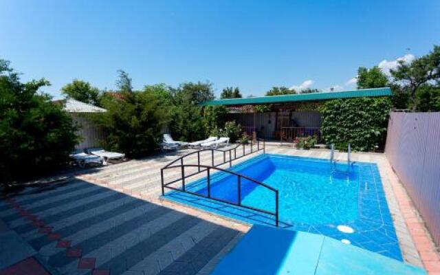 Kolobok Guest House