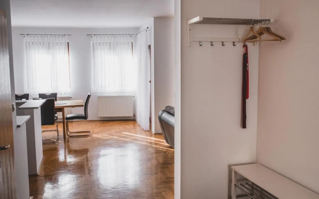 Helles 3 Schlafzimmer Apartment zwischen Zagreb Zentrum & Natur