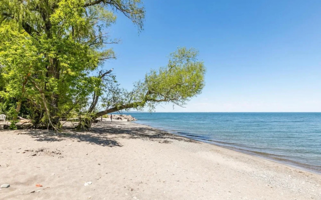 4BR 3BA Townhouse on Lake Ontario Free Parking Gym