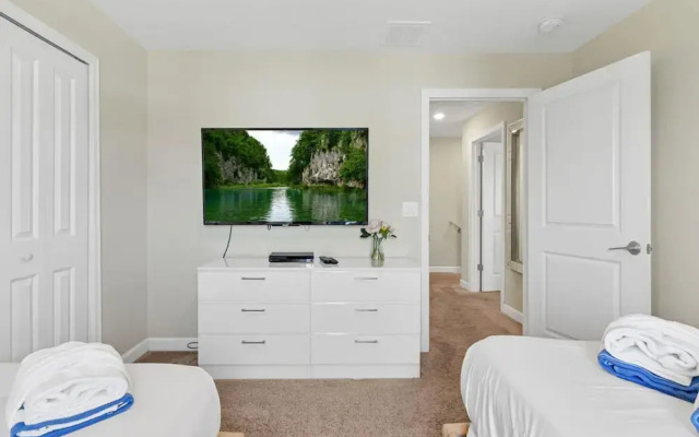 Your 5bdr House w Pool - 4959
