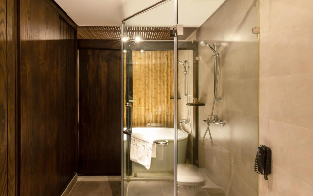 Cochin Zen Hotel