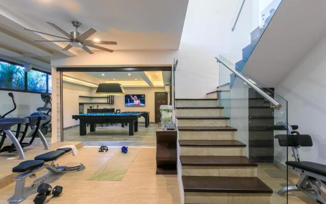 Steps to Best Beach VILLA UNICA 6Bedroom