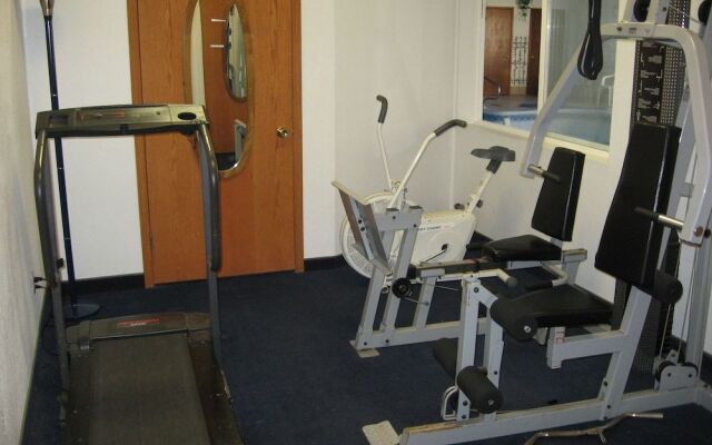 Glacier Gateway Plaza