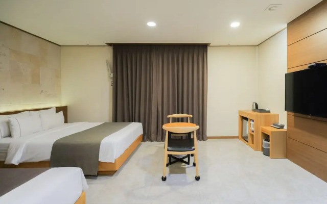Yeosu ZAVA Hotel
