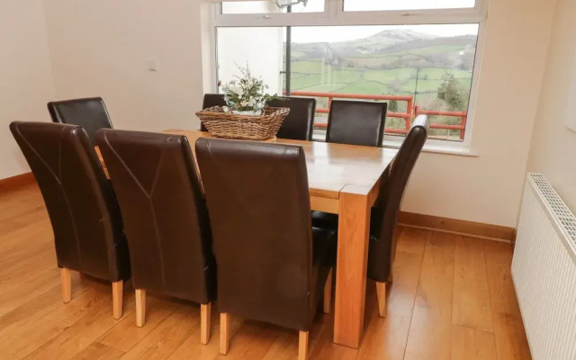 Bryn Derw Holiday Cottage