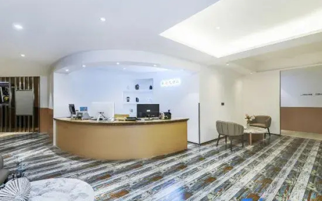 Chongqing Muyunsi Hotel (Chongqing Jiefangbei Pedestrian Street)