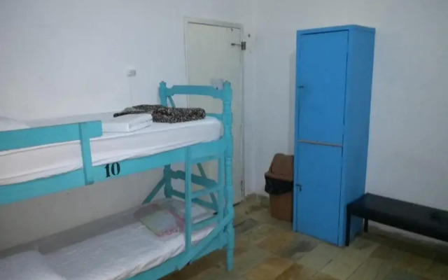 Onça da Praia Hostel