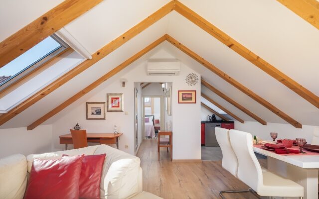 Romantic apartment in the attic