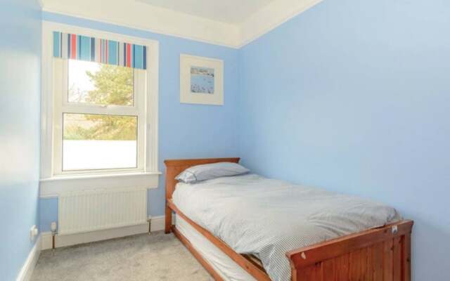 3 Bedroom House With Parking In Bath