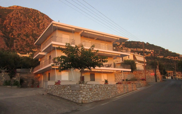 Blue Yard Apartments