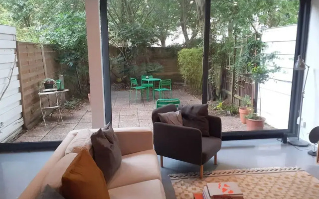 3 bed Apartment With Garden in Zone one se1