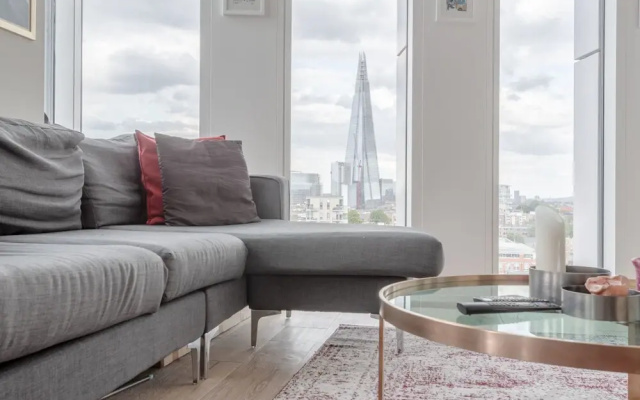Modern 2 Bedroom Flat With a Stunning View