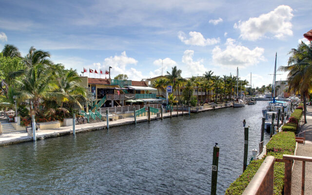 Waterside Suites & Marina