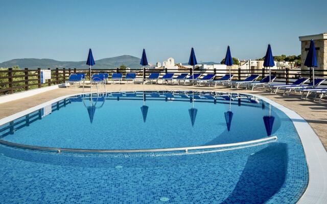 Vista Blu Resort con piscina