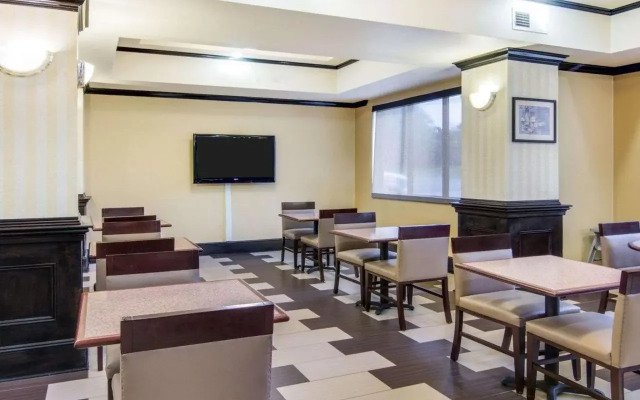 Comfort Inn & Suites El Dorado