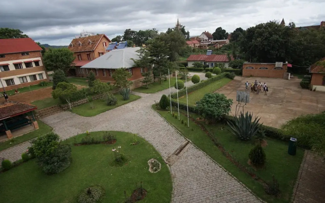 Lovasoa CCCC - Hostel