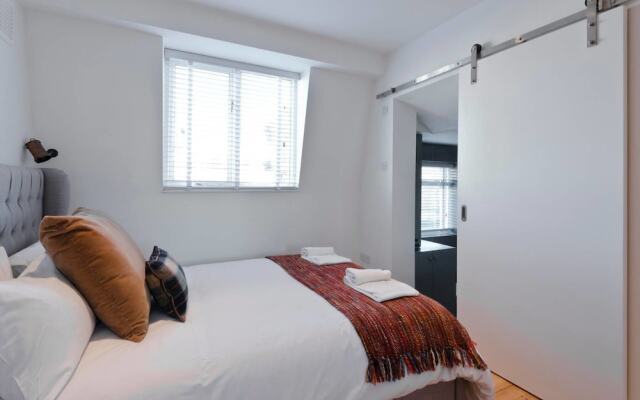 Modern 2bed in Brook Green/ Olympia