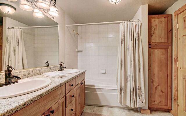 Discovery Lodge by RedAwning