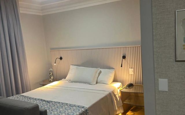 Flat Rua Bela Cintra 1356