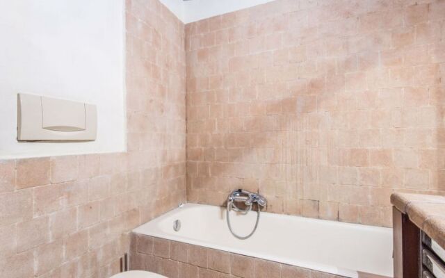 Elegant Campo dei Fiori