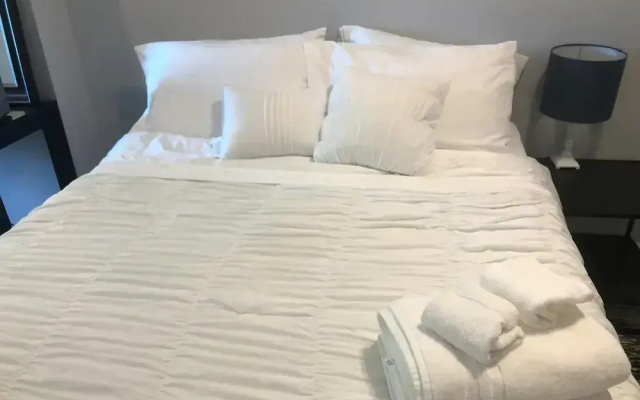 Recently Renovated Chic Durham Farmhouse