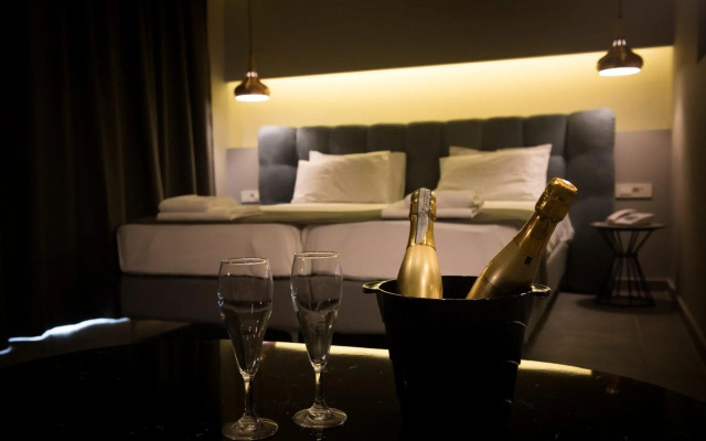 Golden Star Hotel - Adults Only (+16)