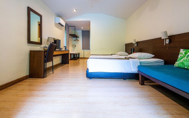 Baan Klang Aow Beach Resort