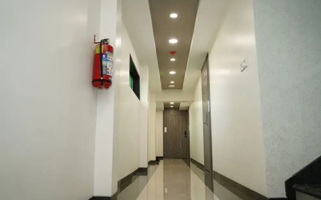 Hotel Naaz Executive Near T2 Airport