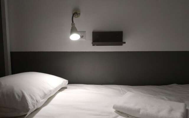 ololoFreelander work and travel Hostel