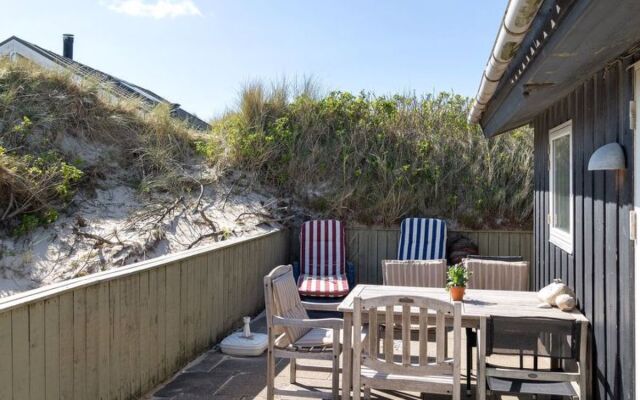 "Stanislaw" - 10m from the sea in NW Jutland