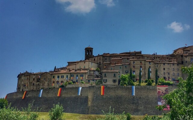 Holiday Home in Anghiari With Garden, Parking, Barbecue