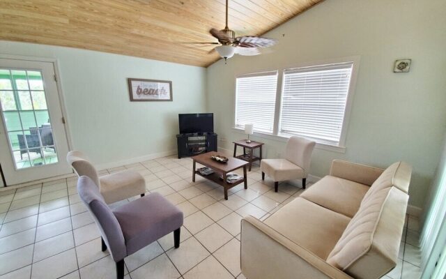 The Summer House - Upper