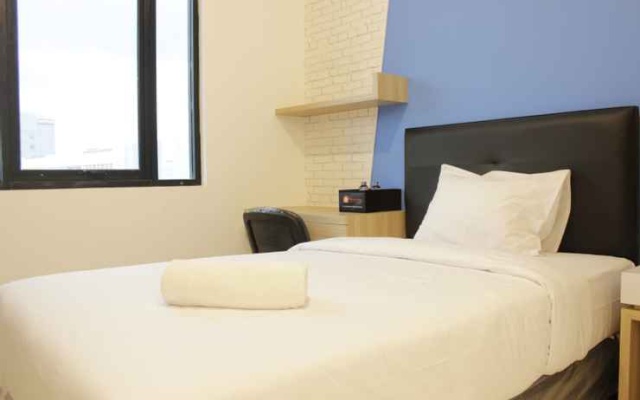 Zest Studio Semi Apartment near BINUS University at The Lodge Paskal By Travelio – Guest Rooms – Bandung