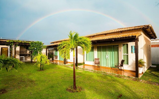 Chal Aconchegante com Vista Jardim em Vila - 04