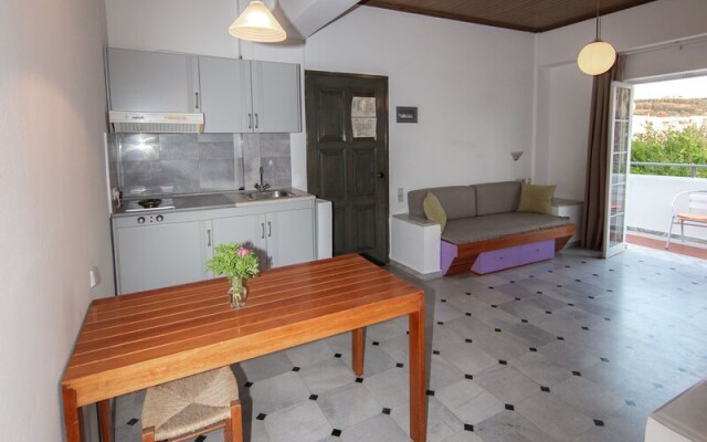 Manias Hotel Apartments