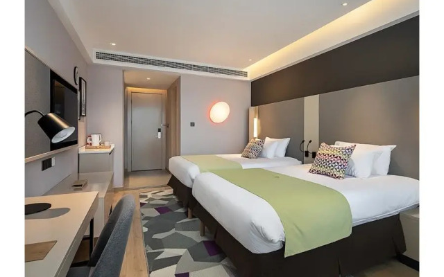 Campanile Hotel Wuhan Zhongnan Road Metro Station