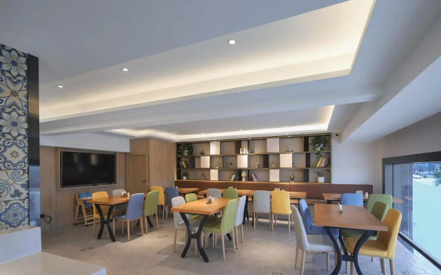 Starway Hotel (Dixiu Road, Nanjing Binjiang Development Zone)
