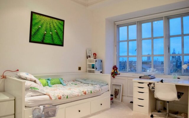 Stunning 4 Bedroom Flat in Sloane Square