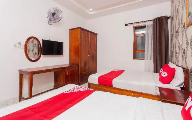 OYO 783 Rose Hotel