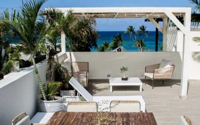 Luxurious Pent House Steps From The Beach F4 Los Corales Playa Bavaro