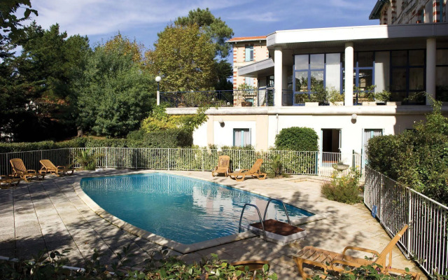 Résidence de Tourisme Vacances Bleues Villa Régina
