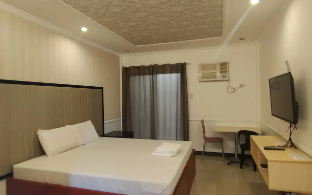 S&M Hotel