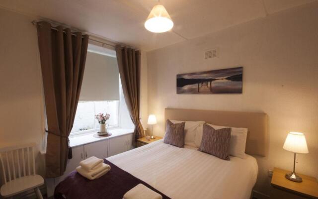 Allan Stream Apartment