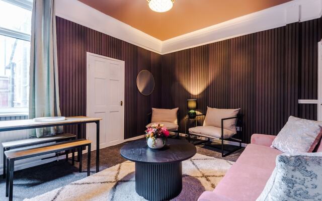 Newly Renovated home-Manchester