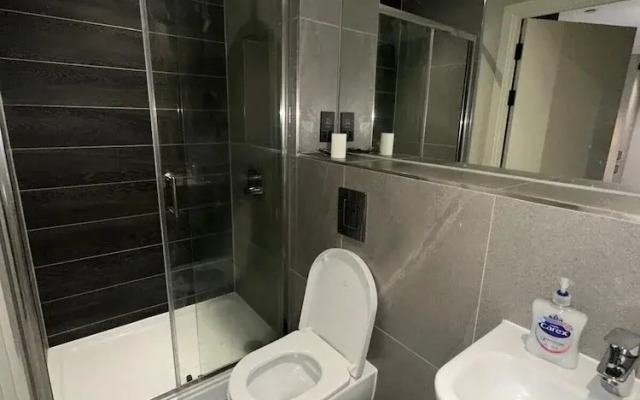 2br-2ensuite-balcony-cityview-parking-central