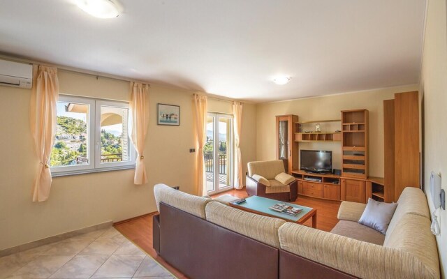 Beautiful Home in Ploce With Wifi and 2 Bedrooms