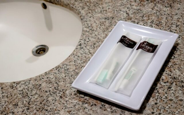 LeGreen Suite Tondano