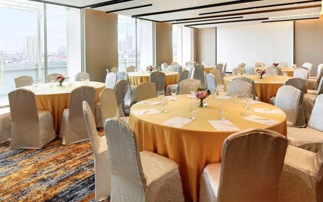 Novotel Jakarta Mangga Dua Square Hotel