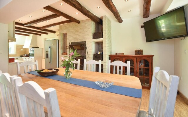 Stunning Home in Sinj With Sauna, Wifi and 4 Bedrooms