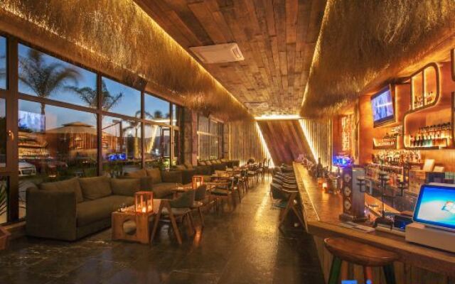 Serene Brit Boutique Hotel Fuxian Lake